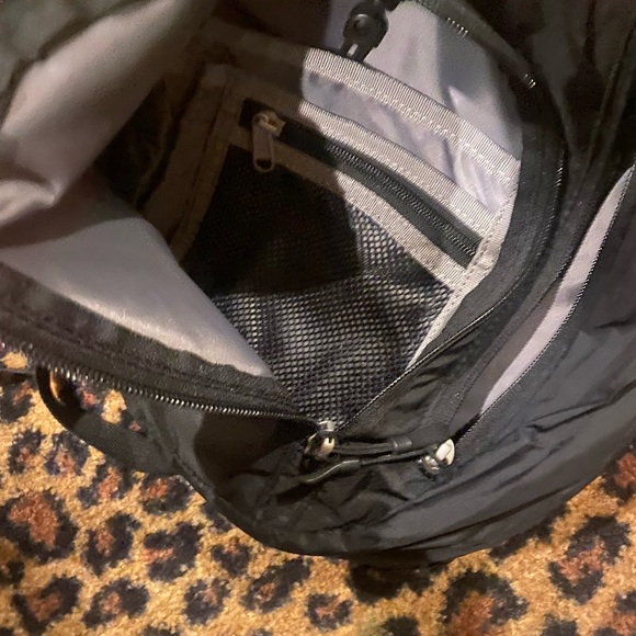 Eddie Bauer Black Sling Bag - Picture 3 of 6